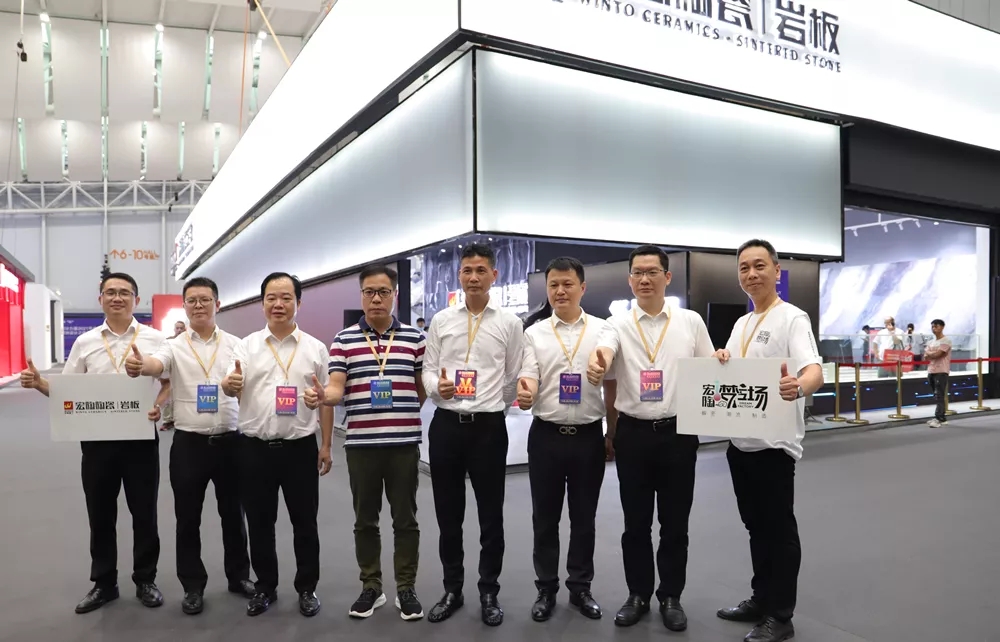 集团董事长梁桐灿、集团高层打卡欧博ABG梦工厂图片