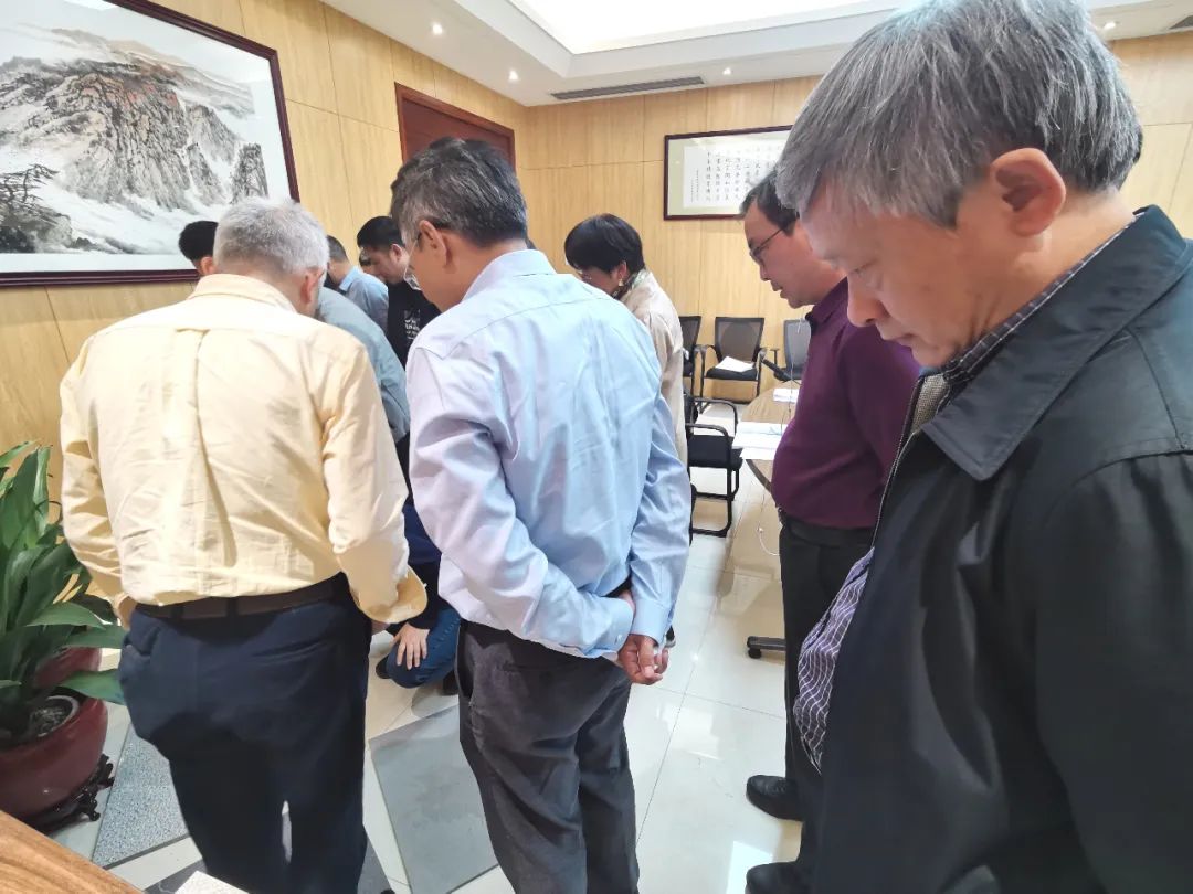 判断专家现场考察欧博ABG地砖产品图片