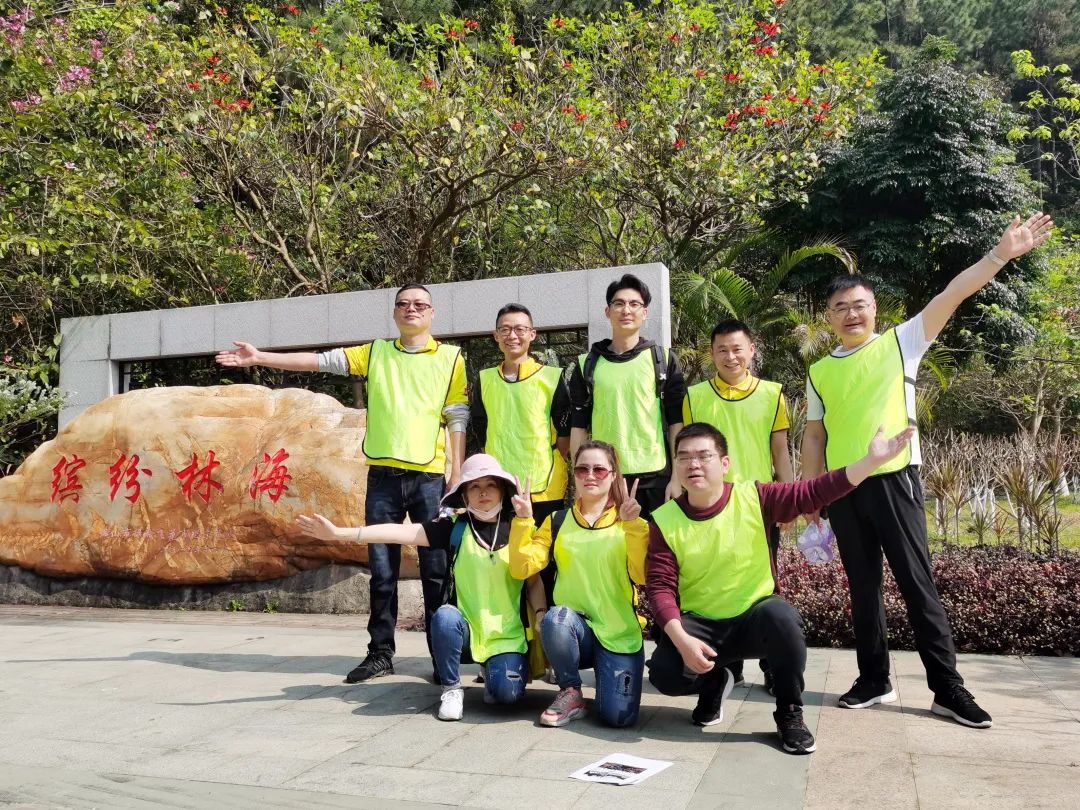 欧博ABG.地砖绿色团队合影